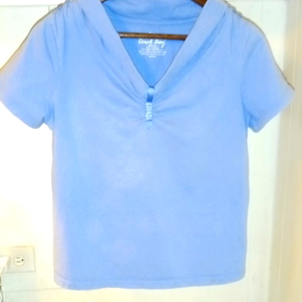 Women's Blue Short Sleeve top, size small, gathering at neck gives class, blue